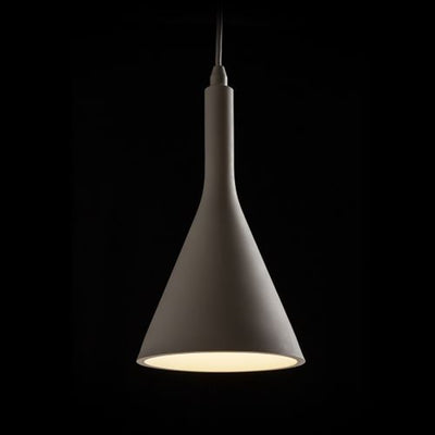 Candeeiros suspensos em gesso